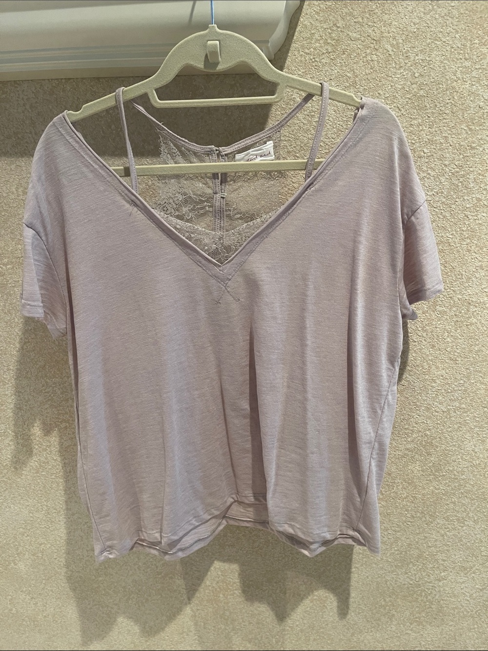 Mustard Seed Lace-Back V-Neck Short Sleeve Top in Light Mauve